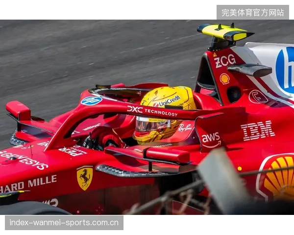 F1汉密尔顿车辆调校训练顺畅推进，速度与精准的完美结合