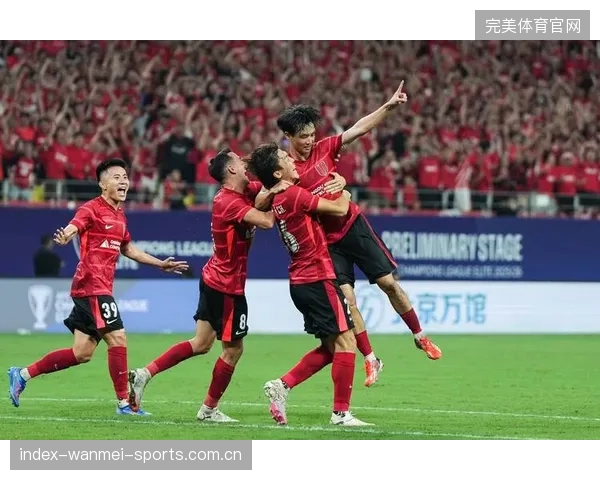 成都蓉城前场整体前压使对方退无可退